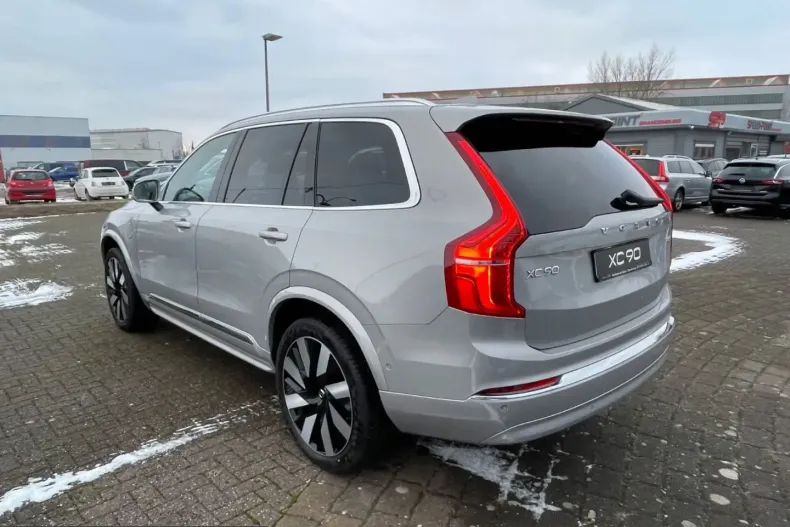 Volvo XC90 din 2024 cu 12.950 km - oferta VOL253924 - foto 2
