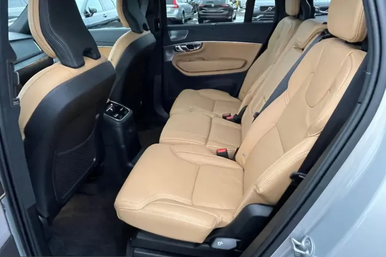 Volvo XC90 din 2024 cu 12.950 km - oferta VOL253924 - foto 5