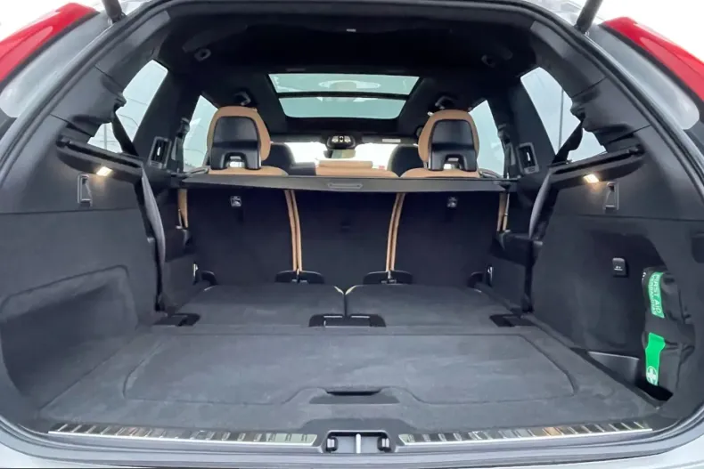 Volvo XC90 din 2024 cu 12.950 km - oferta VOL253924 - foto 10