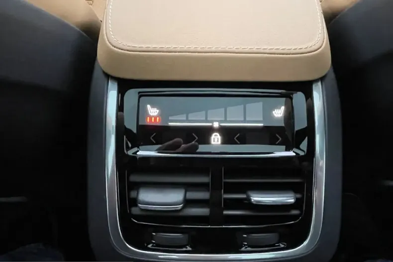 Volvo XC90 din 2024 cu 12.950 km - oferta VOL253924 - foto 13