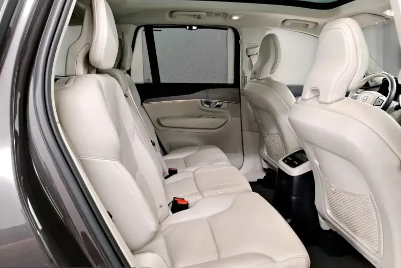 Volvo XC90 din 2022 cu 120.580 km - oferta VOL253927 - foto 6