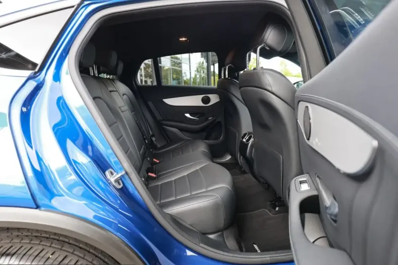 Mercedes-Benz GLC 300 (Clasa GLC) din 2022 cu 28.692 km - oferta MER253936 - foto 4