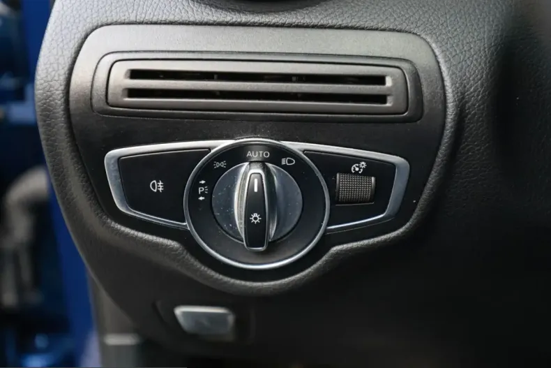 Mercedes-Benz GLC 300 (Clasa GLC) din 2022 cu 28.692 km - oferta MER253936 - foto 20