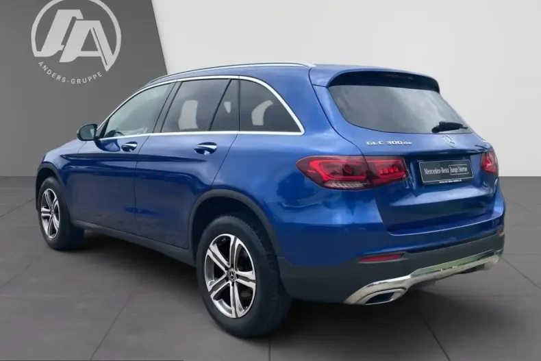 Mercedes-Benz GLC 300 (Clasa GLC) din 2022 cu 56.578 km - oferta MER253938 - foto 2