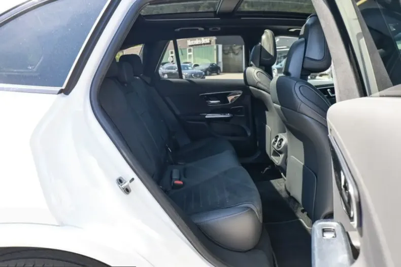 Mercedes-Benz GLC 300 (Clasa GLC) din 2025 cu 17.274 km - oferta MER253939 - foto 4