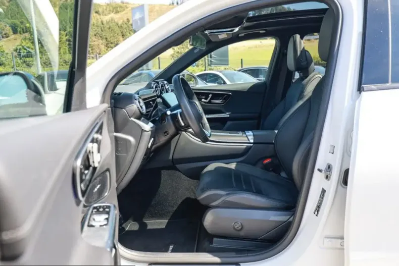Mercedes-Benz GLC 300 (Clasa GLC) din 2025 cu 17.274 km - oferta MER253939 - foto 8