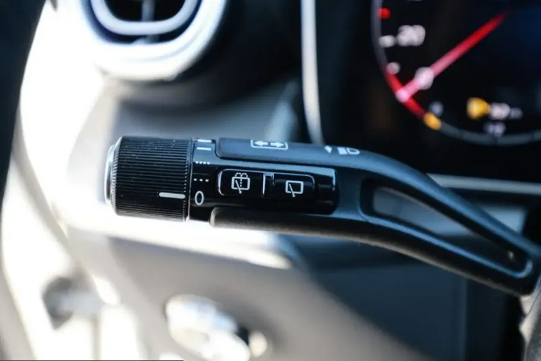 Mercedes-Benz GLC 300 (Clasa GLC) din 2025 cu 17.274 km - oferta MER253939 - foto 19