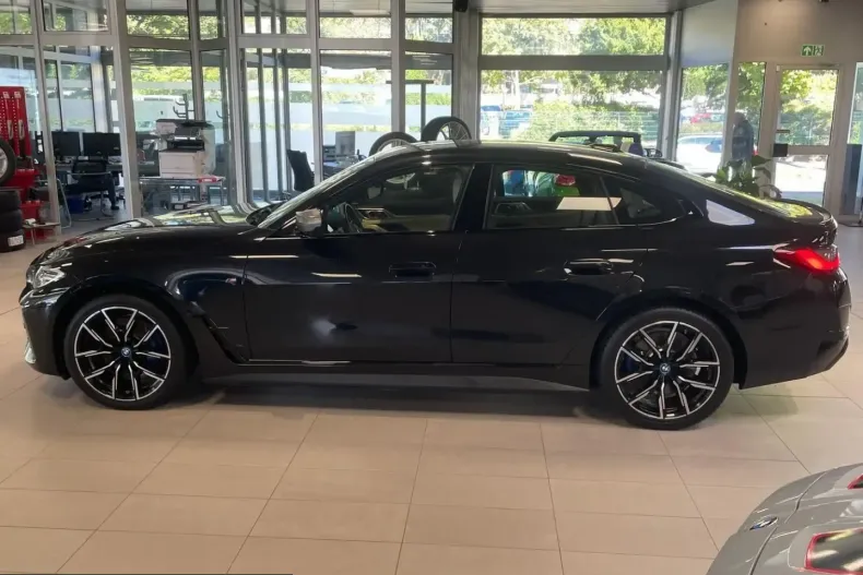 BMW i4 (Seria 4) din 2023 cu 42.972 km - oferta BMW253946 - foto 4