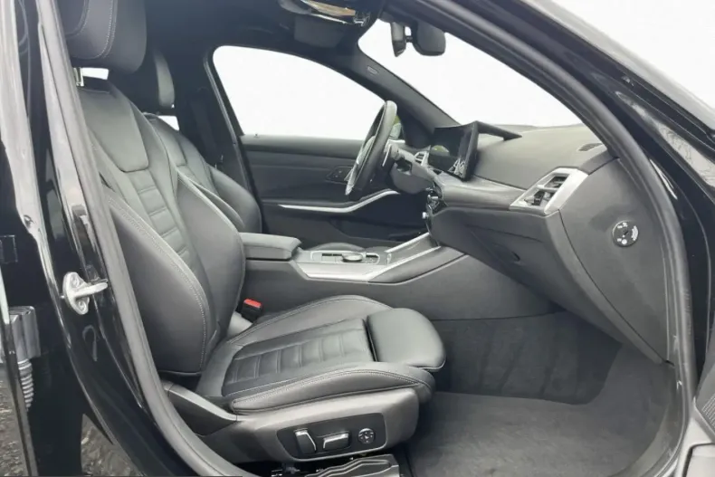 BMW 330 (Seria 3) din 2025 cu 24.075 km - oferta BMW253956 - foto 10