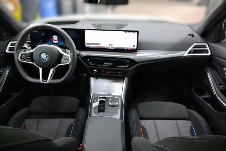 BMW 330 (Seria 3) din 2025 cu 25.242 km - oferta BMW253957 - foto 10