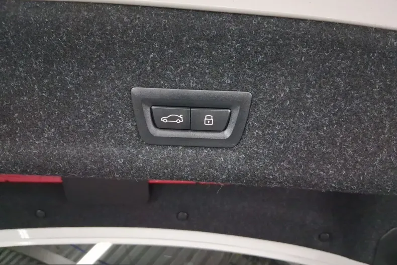 BMW 330 (Seria 3) din 2025 cu 25.242 km - oferta BMW253957 - foto 13