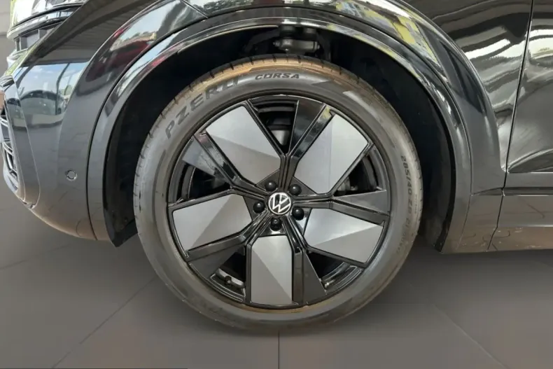 Volkswagen Touareg din 2025 cu 6.450 km - oferta VOL253960 - foto 8