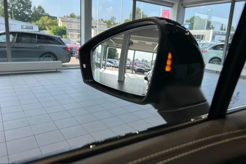 Volkswagen Touareg din 2025 cu 6.450 km - oferta VOL253960 - foto 20