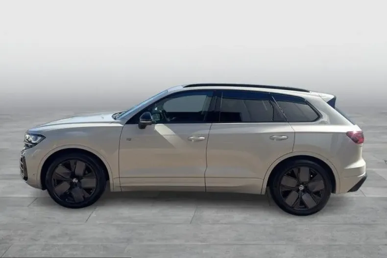 Volkswagen Touareg din 2025 cu 32.000 km - oferta VOL253964 - foto 2