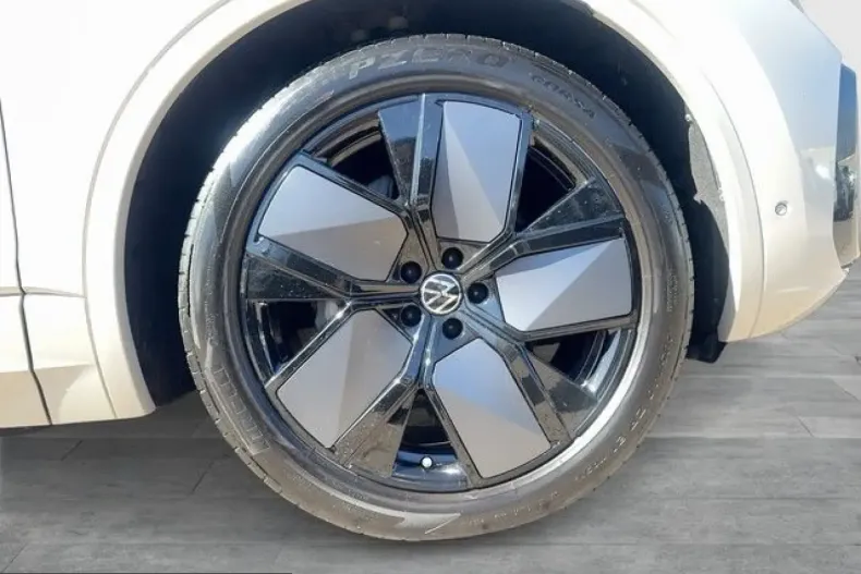 Volkswagen Touareg din 2025 cu 32.000 km - oferta VOL253964 - foto 6
