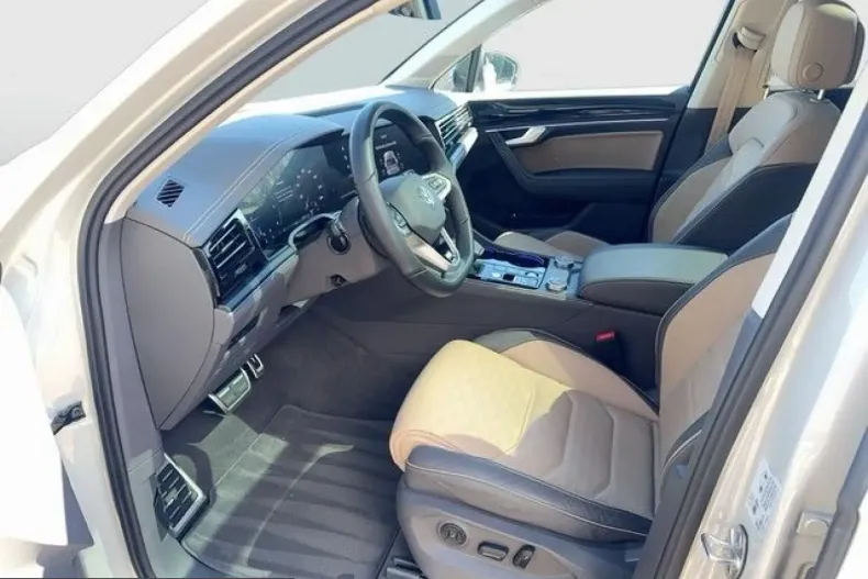 Volkswagen Touareg din 2025 cu 32.000 km - oferta VOL253964 - foto 8