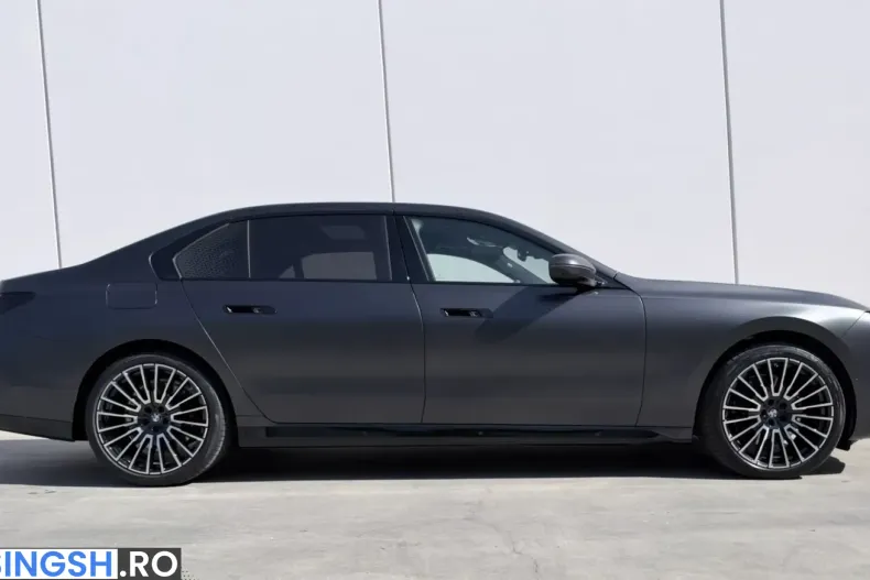 BMW 740 (Seria 7) din 2026 cu 11.000 km - oferta BMW253968 - foto 8