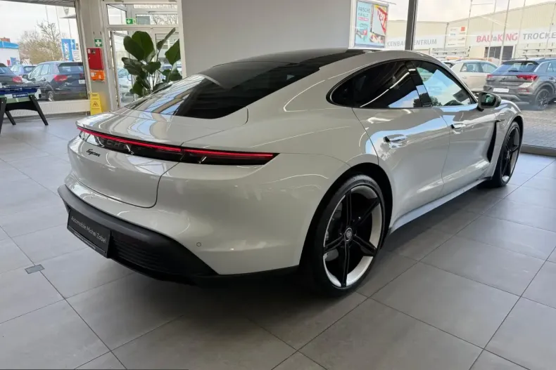 Porsche Taycan din 2023 cu 4.900 km - oferta POR253978 - foto 3
