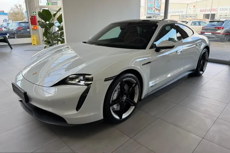 Porsche Taycan din 2023 cu 4.900 km - oferta POR253978 - foto 9