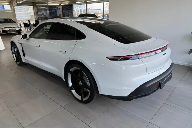 Porsche Taycan din 2023 cu 4.900 km - oferta POR253978 - foto 11