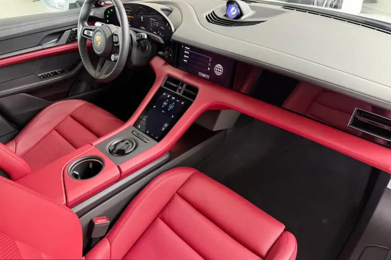 Porsche Taycan din 2023 cu 4.900 km - oferta POR253978 - foto 15