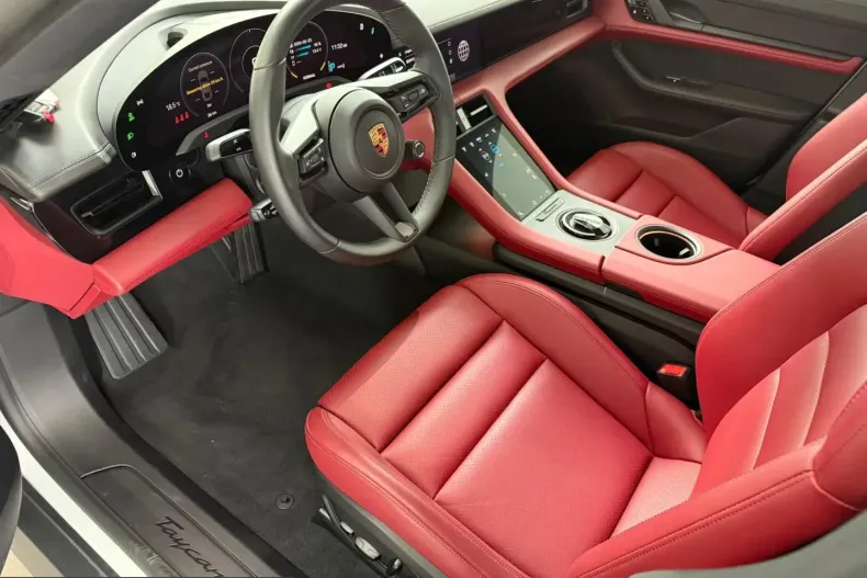 Porsche Taycan din 2023 cu 4.900 km - oferta POR253978 - foto 19