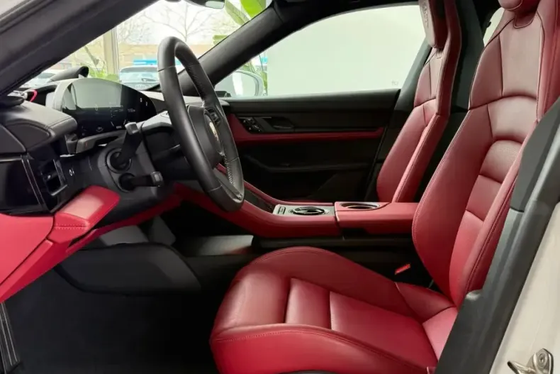 Porsche Taycan din 2023 cu 4.900 km - oferta POR253978 - foto 20