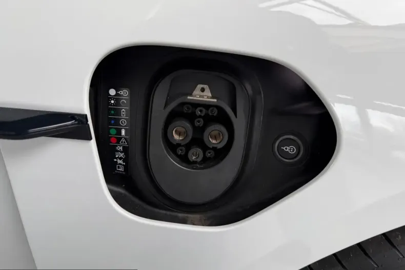 Porsche Taycan din 2023 cu 4.900 km - oferta POR253978 - foto 29