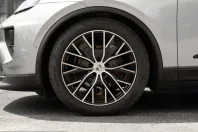Porsche Macan din 2024 cu 12.300 km - oferta POR253979 - foto 6