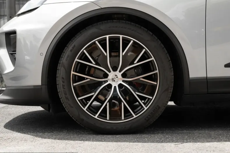Porsche Macan din 2024 cu 12.300 km - oferta POR253979 - foto 6