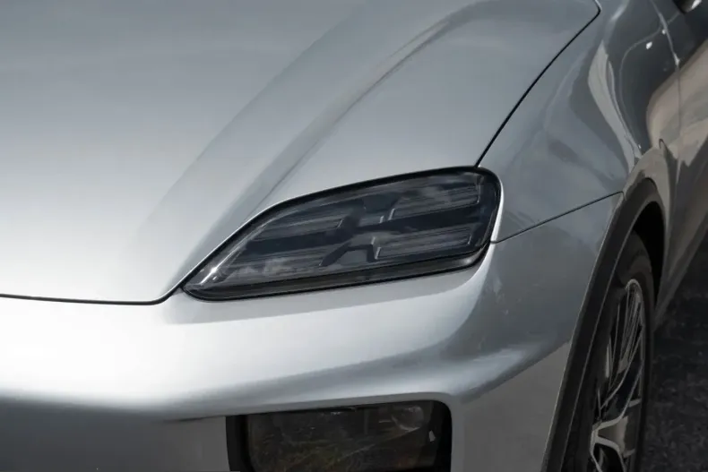 Porsche Macan din 2024 cu 12.300 km - oferta POR253979 - foto 11