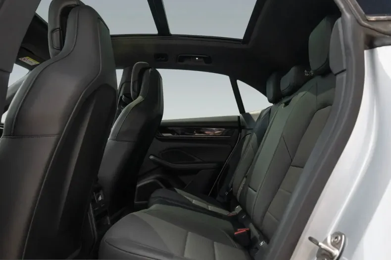 Porsche Macan din 2024 cu 12.300 km - oferta POR253979 - foto 15