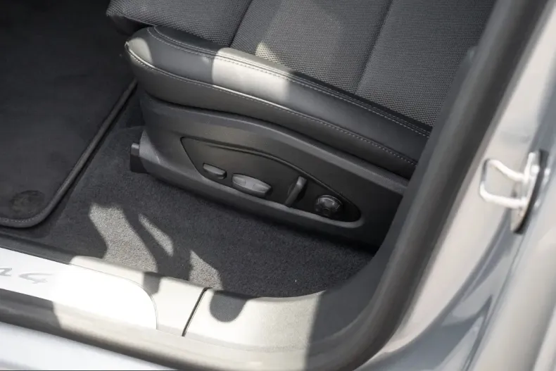Porsche Macan din 2024 cu 12.300 km - oferta POR253979 - foto 18