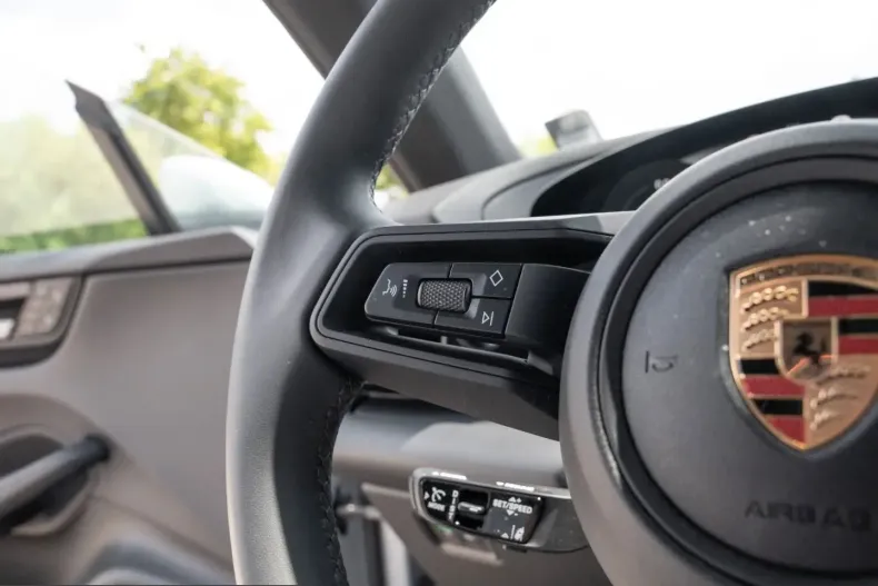 Porsche Macan din 2024 cu 12.300 km - oferta POR253979 - foto 26