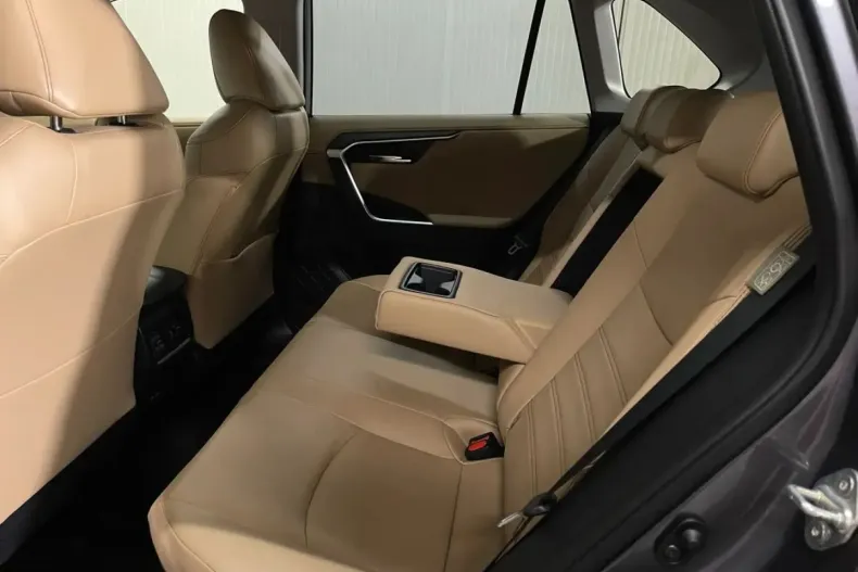 Toyota RAV4 din 2024 cu 45.497 km - oferta TOY253998 - foto 3