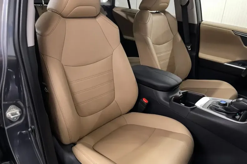 Toyota RAV4 din 2024 cu 45.497 km - oferta TOY253998 - foto 31