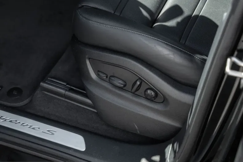 Porsche Cayenne din 2025 cu 12.600 km - oferta POR254007 - foto 23