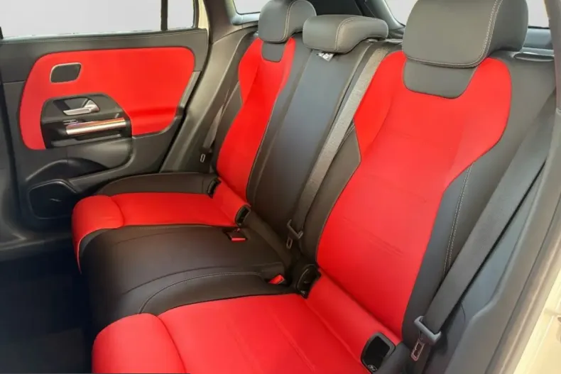 Mercedes-Benz GLA 250 (Clasa GLA) din 2025 cu 4.878 km - oferta MER254009 - foto 13