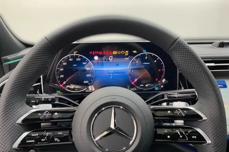 Mercedes-Benz E 450 (Clasa E) din 2025 cu 20.704 km - oferta MER254036 - foto 8