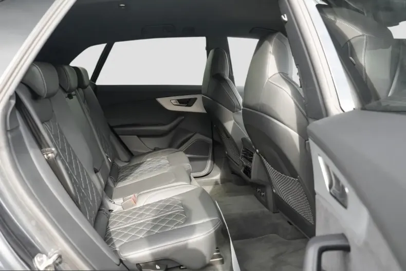 Audi Q8 din 2025 cu 10.608 km - oferta AUD254039 - foto 7
