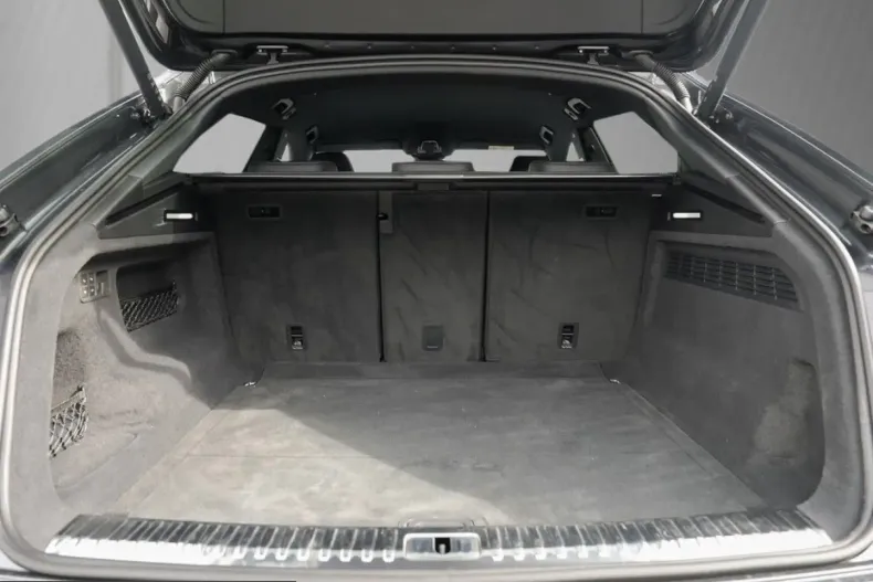 Audi Q8 din 2025 cu 10.608 km - oferta AUD254039 - foto 9