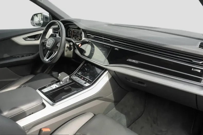 Audi Q8 din 2025 cu 10.608 km - oferta AUD254039 - foto 11