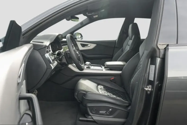 Audi Q8 din 2025 cu 10.608 km - oferta AUD254039 - foto 16