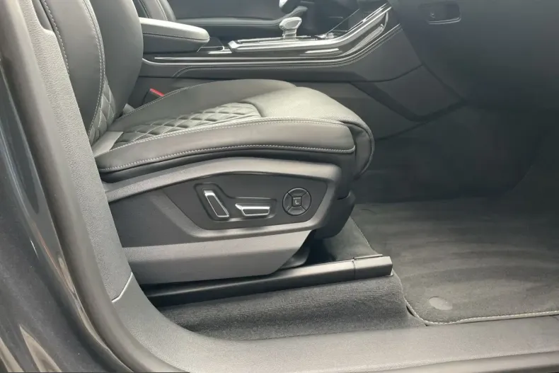 Audi Q8 din 2025 cu 19.640 km - oferta AUD254040 - foto 7