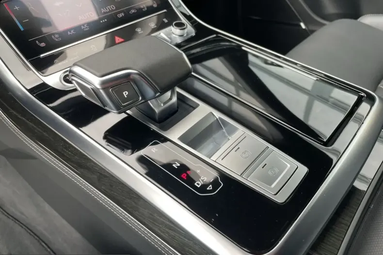 Audi Q8 din 2025 cu 19.640 km - oferta AUD254040 - foto 19