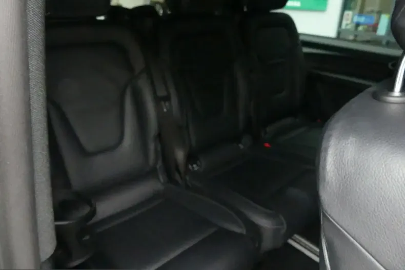 Mercedes-Benz V 300 (Clasa V) din 2022 cu 82.445 km - oferta MER254045 - foto 16