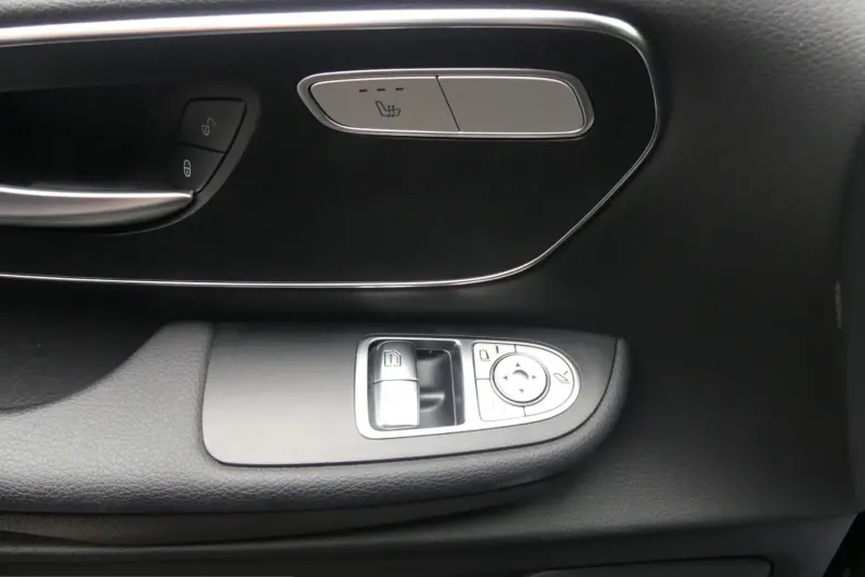 Mercedes-Benz V 300 (Clasa V) din 2022 cu 82.445 km - oferta MER254045 - foto 17