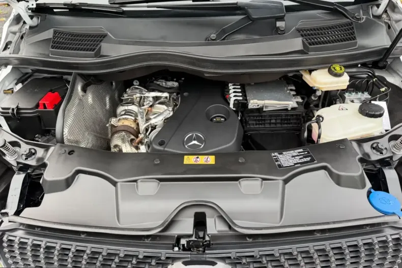 Mercedes-Benz V 300 (Clasa V) din 2021 cu 32.000 km - oferta MER254046 - foto 19