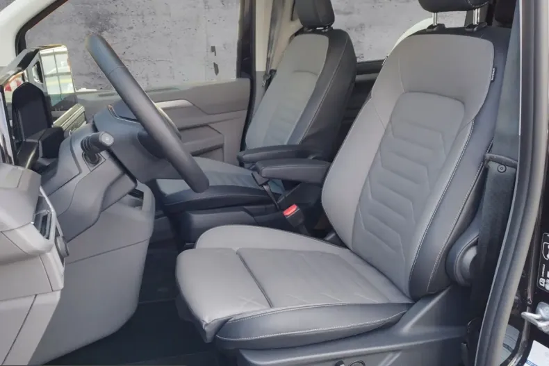 Volkswagen T7 Caravelle din 2025 cu 10.900 km - oferta VOL254047 - foto 6