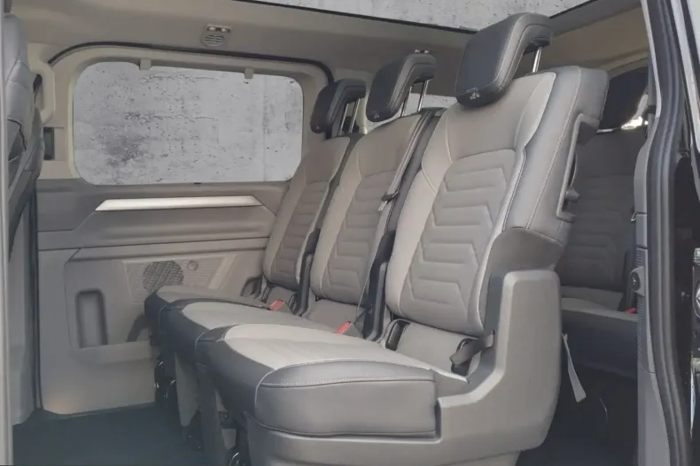 Volkswagen T7 Caravelle din 2025 cu 10.900 km - oferta VOL254047 - foto 11